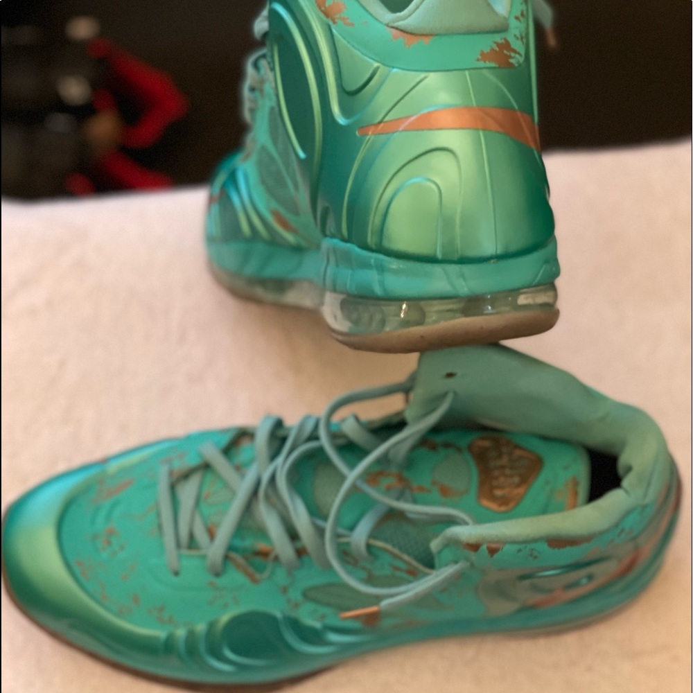 Nike Air Max Hyperposite Statue of Liberty Sz 13 Teal/Gold